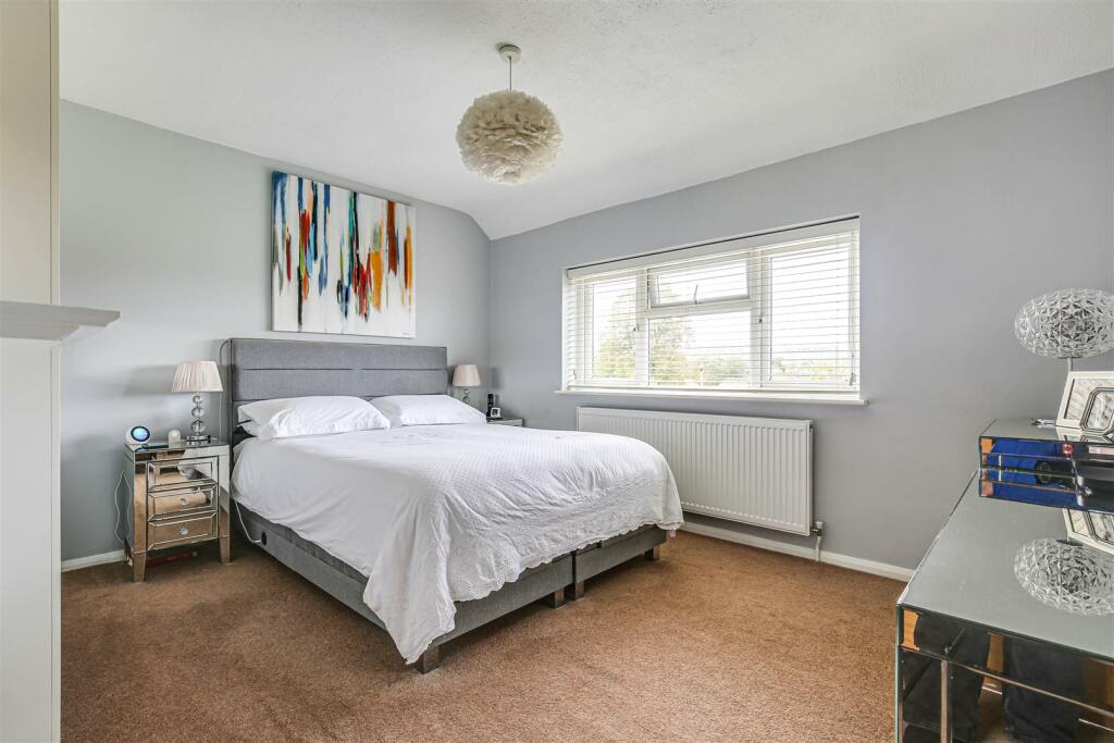 Main Bedroom (ii).jpg