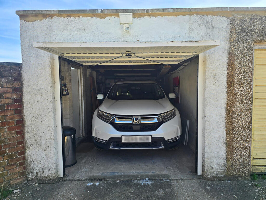 Garage (2)