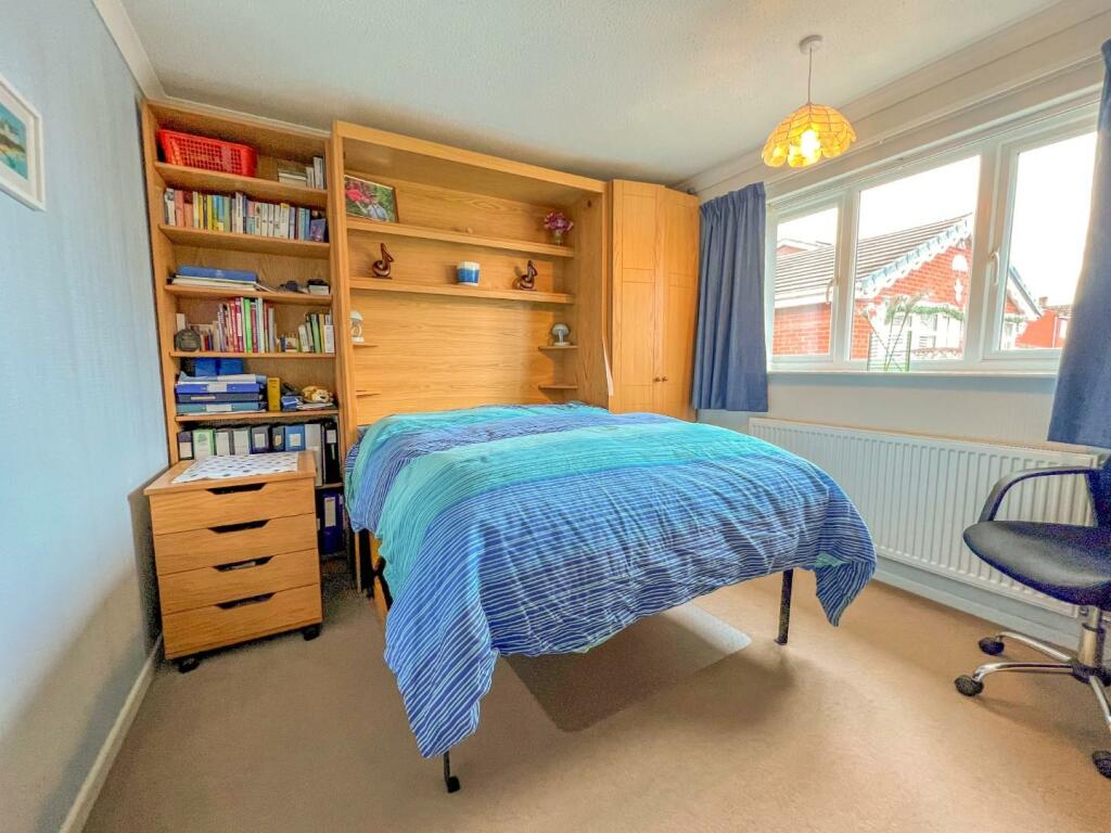 Hill Farm Avenue - Image-24.jpg