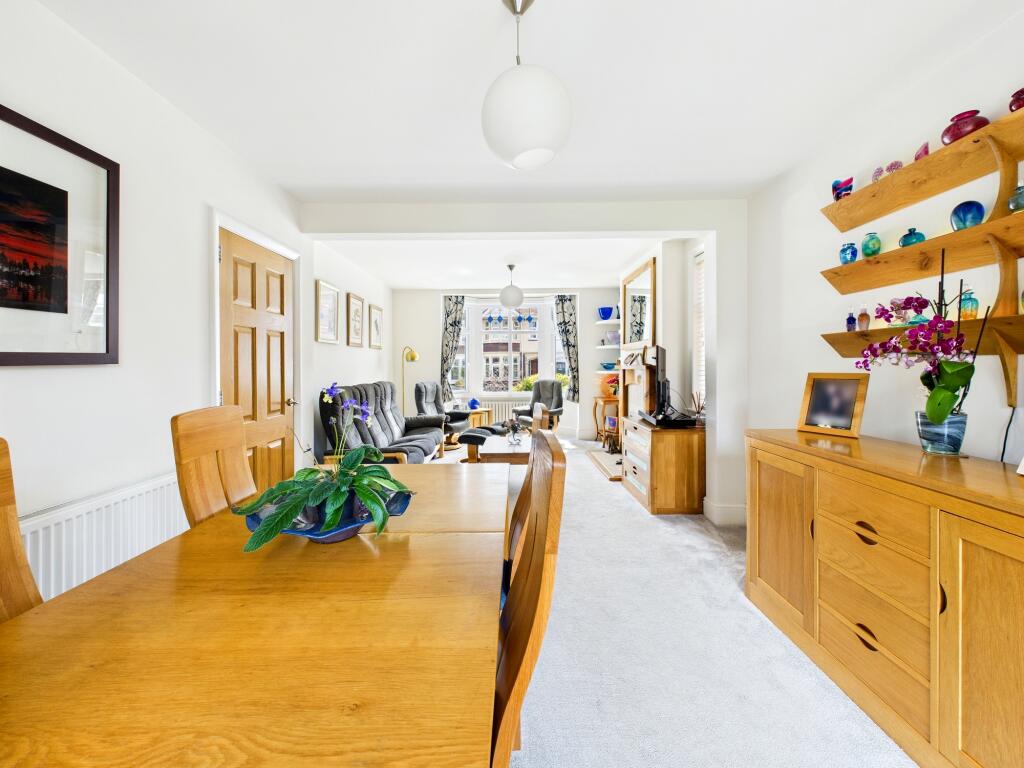 CAM05192G0-PR0122-STILL003