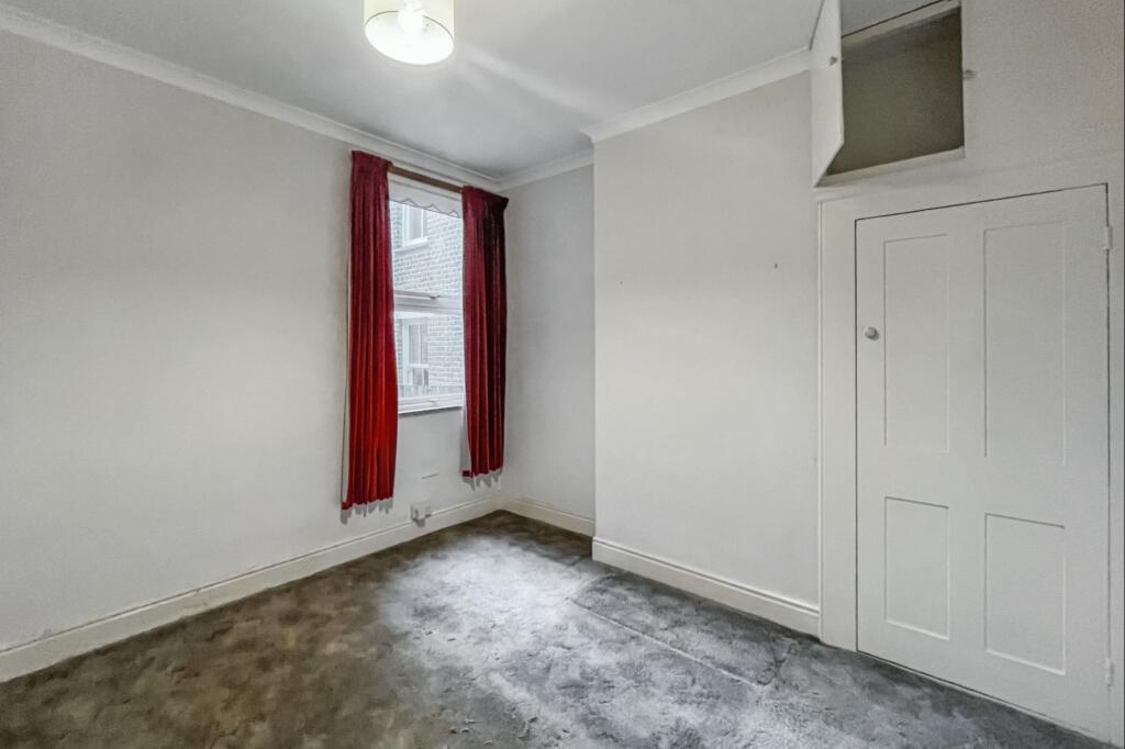 102 Swaby Road, Earlsfield, London SW18 3QZ
