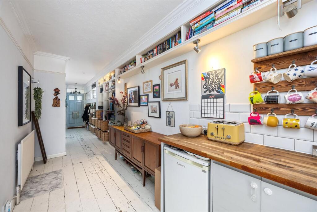 St Aubyns 59A-015.jpg