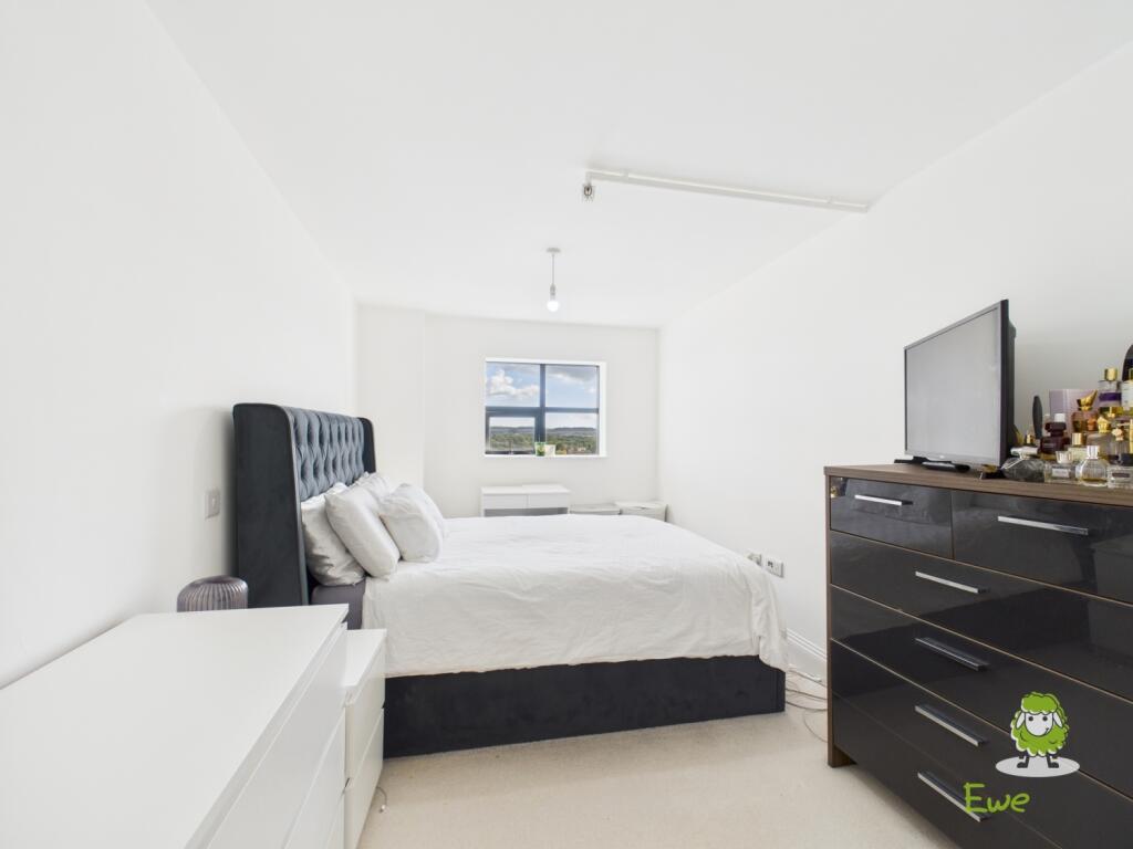 EweMove Basingstoke Estate Agents - Lilly Court - 