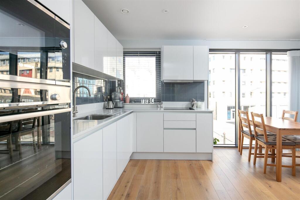 Apartment 15 New Retort House-Kitchen + Dining are