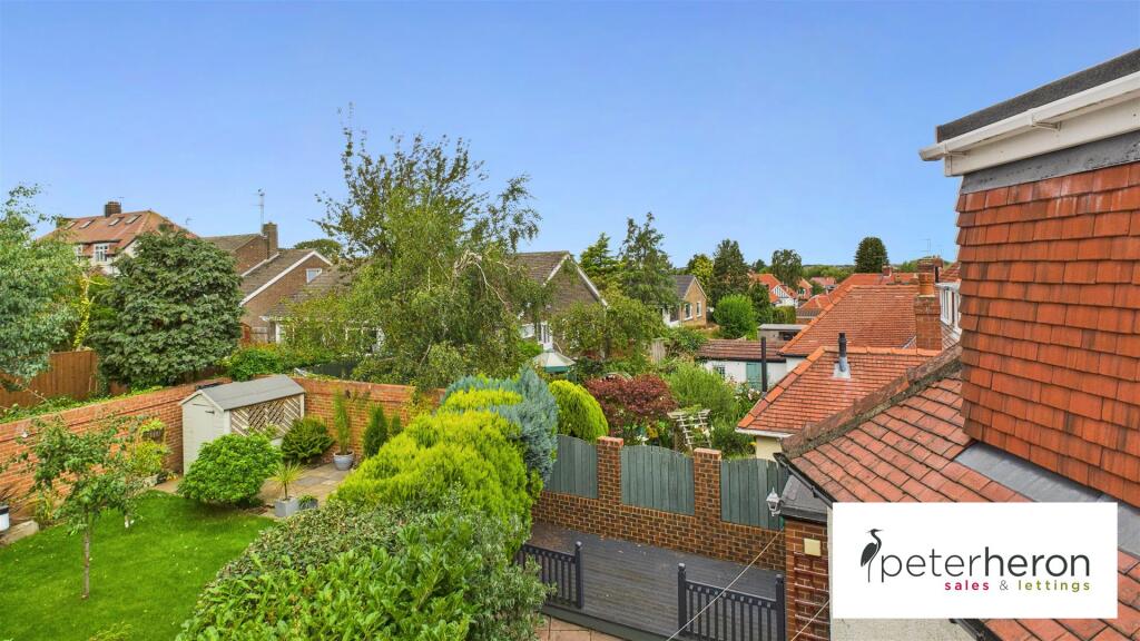 Delightful Far Reaching Views