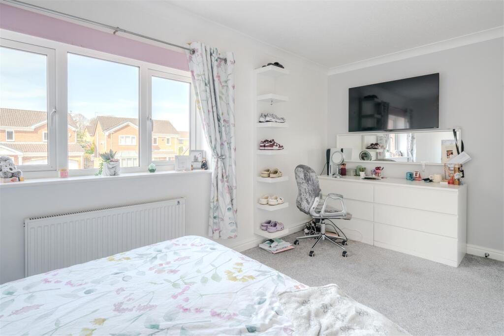 Bedroom 2-2.jpg