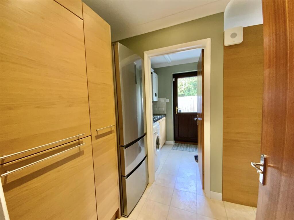 Kitchen/ Breakfast Room