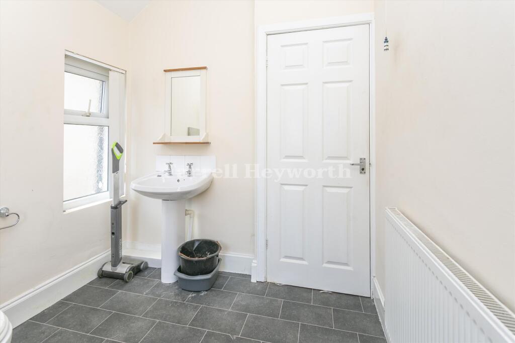 Granville Road Bathr