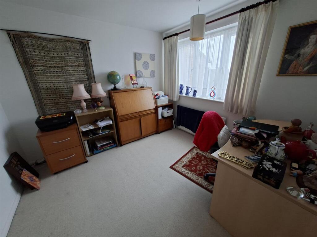 Ash Rise, Northampton