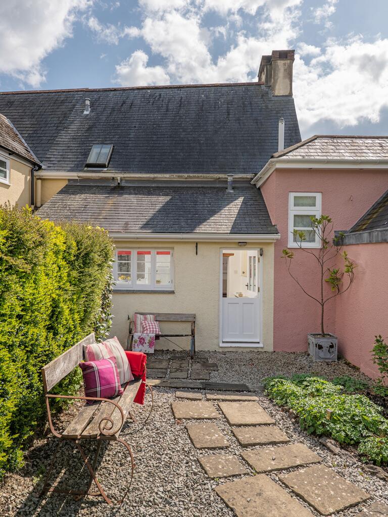 The Nook, Lower Street, Dittisham Garden