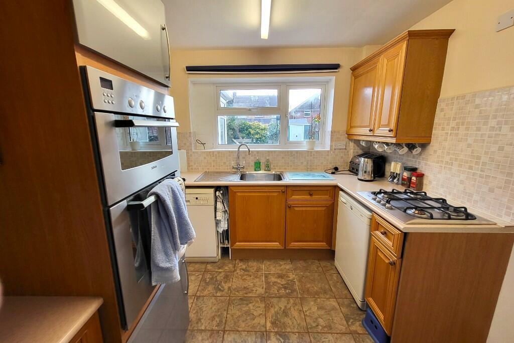 Kitchen (2) 