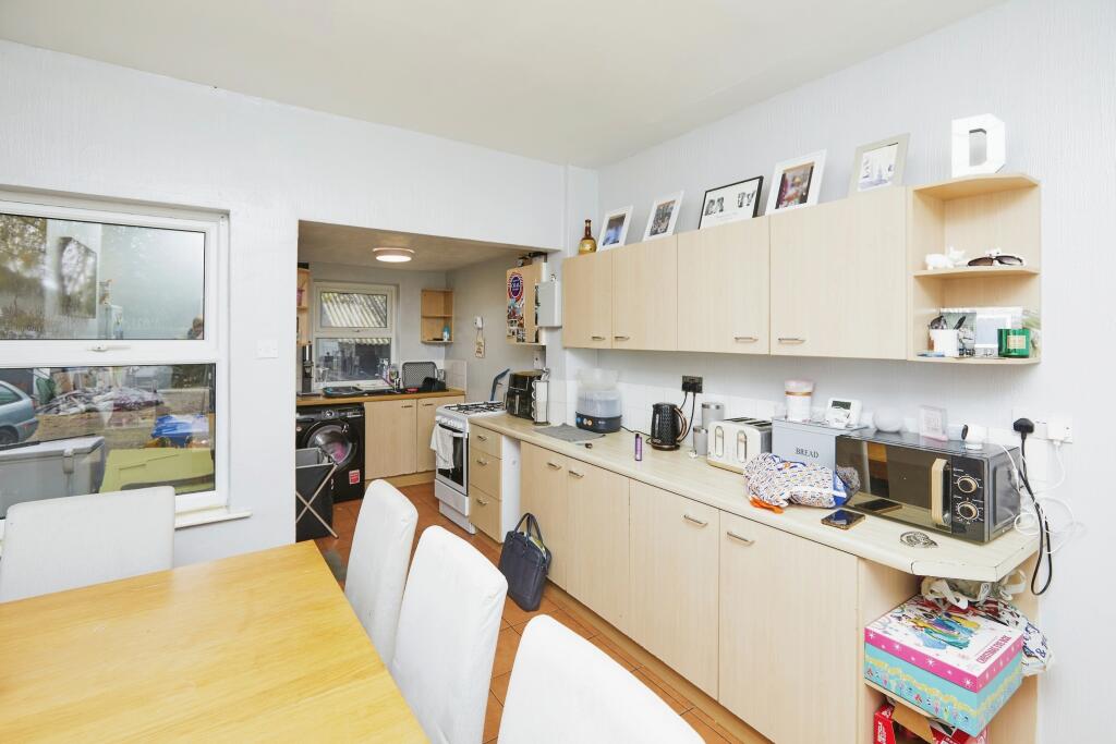 Dining/Kitchen