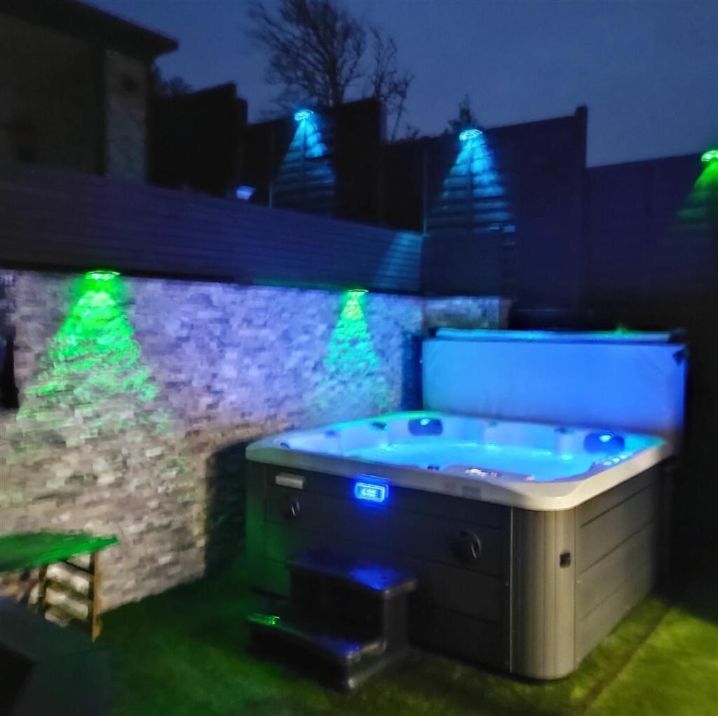 Hot tub 1a.jpg