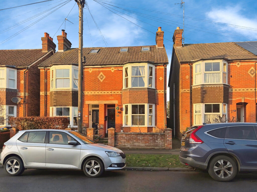 St Leonards Road, Horsham, West Sussex, RH13 6AP