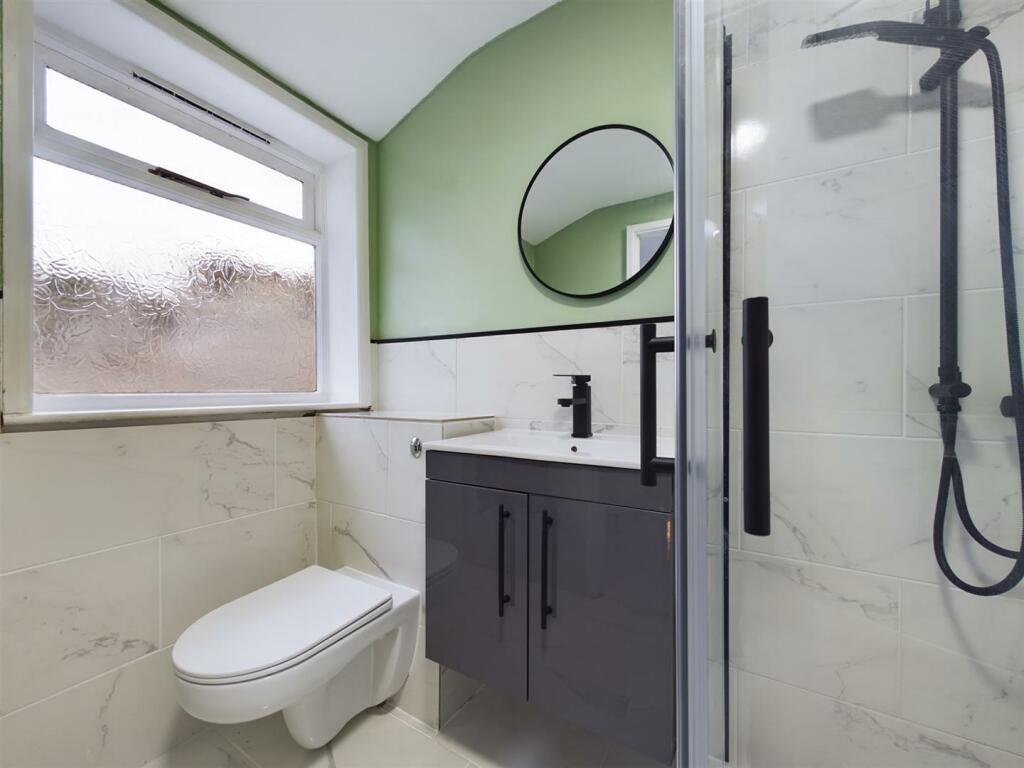Bathroom (3).jpg