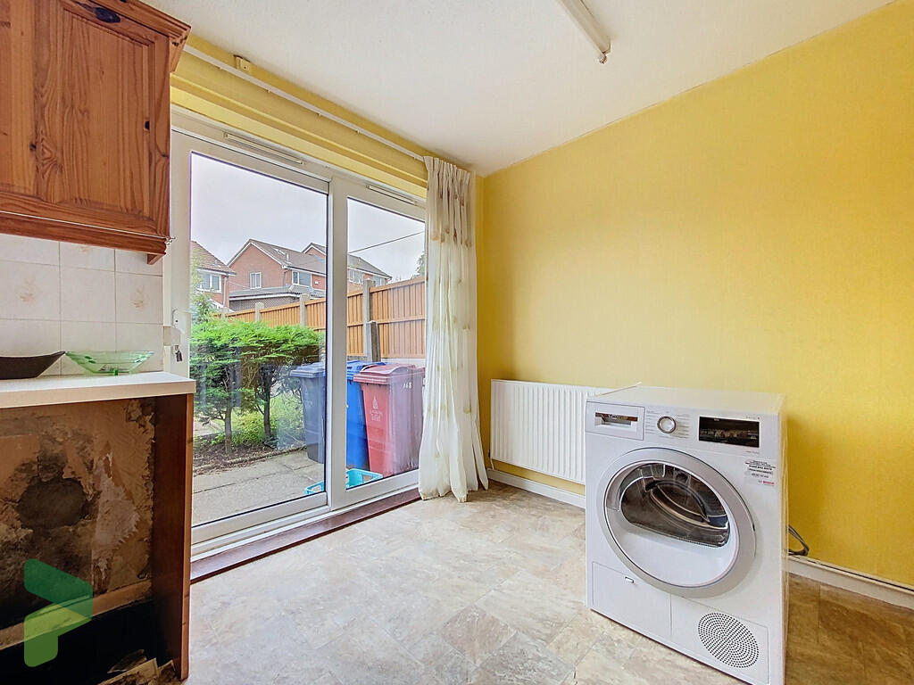 Fitted Dining Kit...