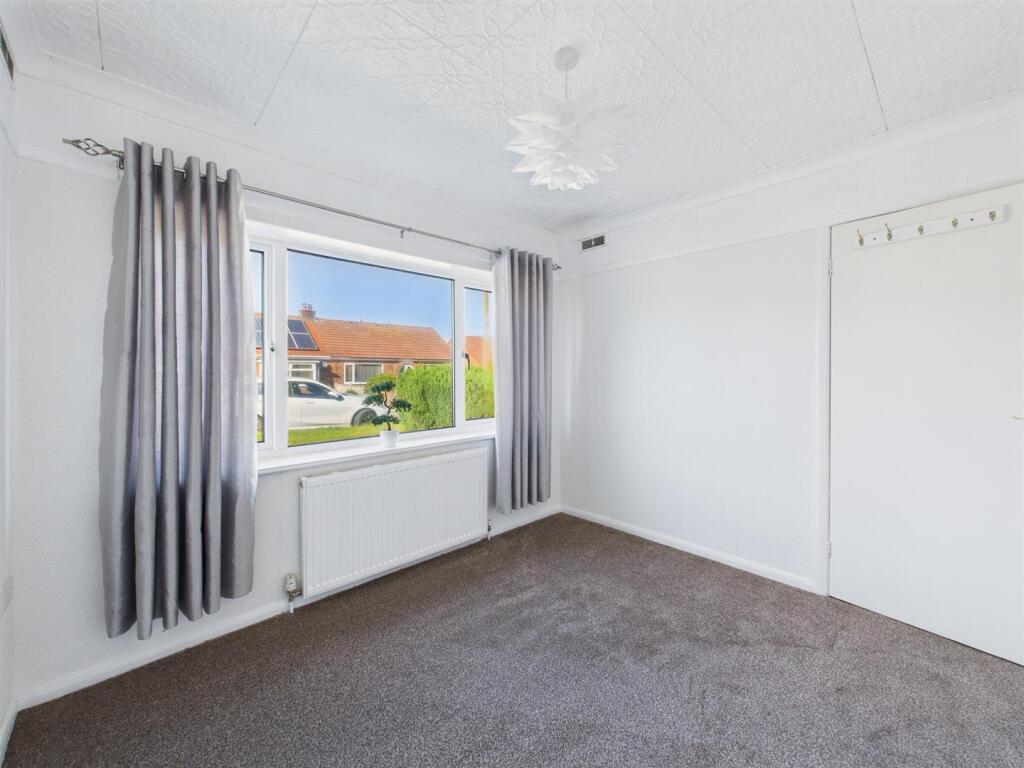 Bedroom: