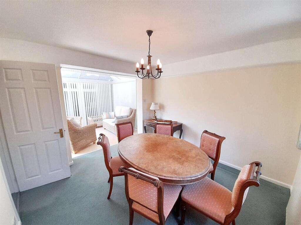 Dining room 1 new.jpg