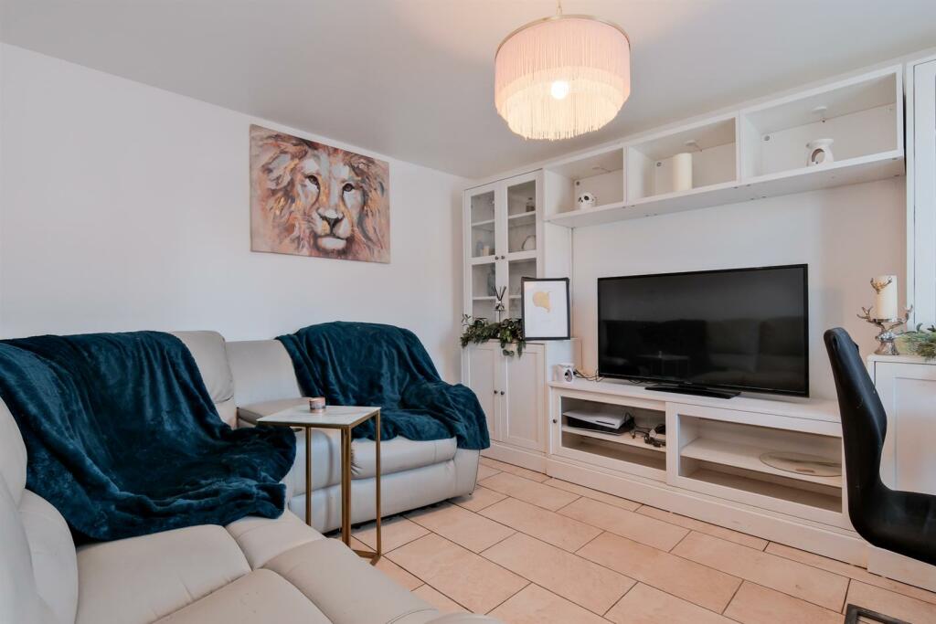 003-14 Brock Place Motherwell ML1 1AH.jpg