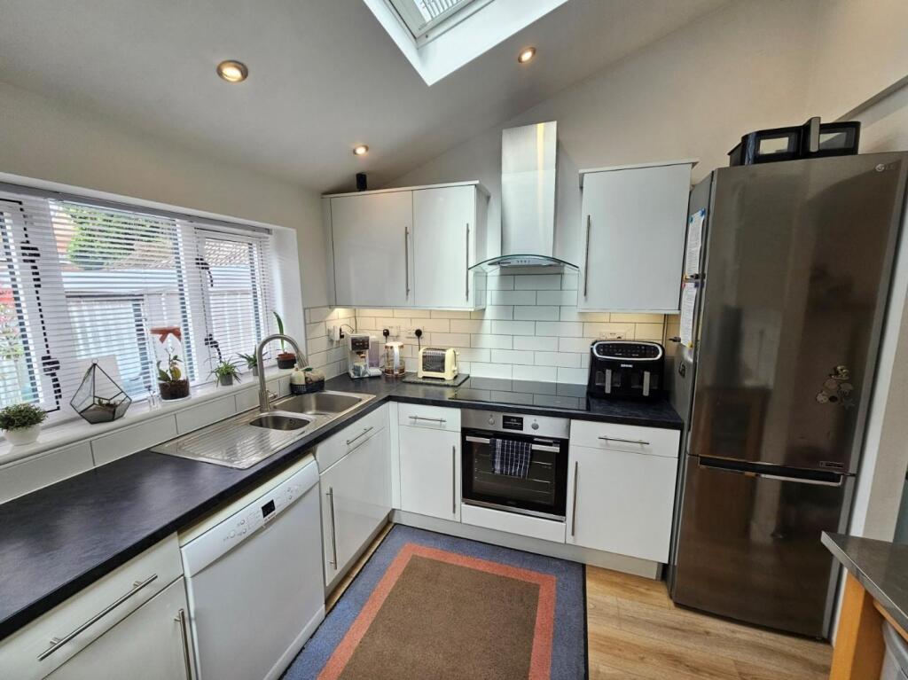 OPEN PLAN KITCHEN/BREAKFAST ROOM