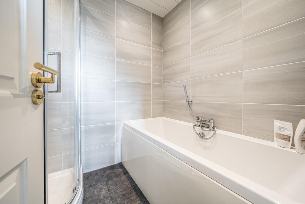 Bedroom 1 En Suit...