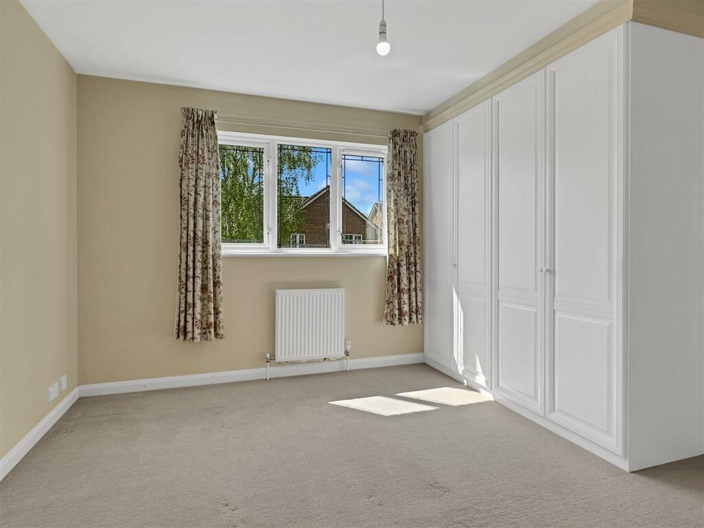 bedroom 1.jpg