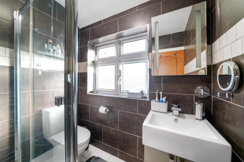 56 Ennismore Avenue - WvicGQplaRnrZdAVkicZ.jpg