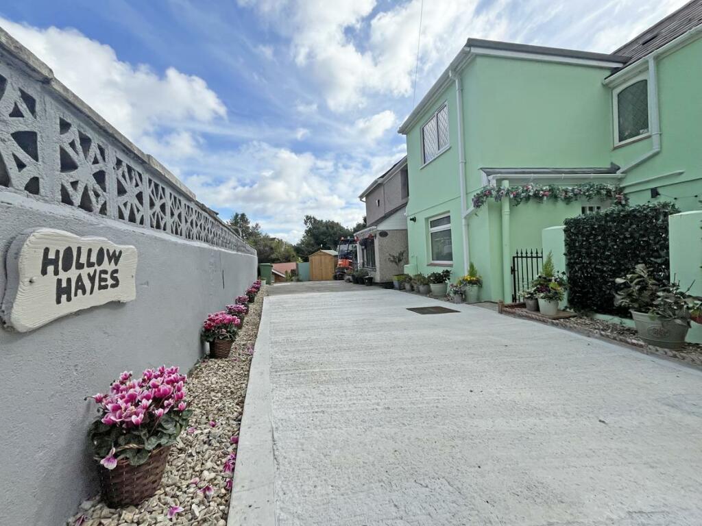 Hollow Hayes - NEW DRIVE 1.....jpg