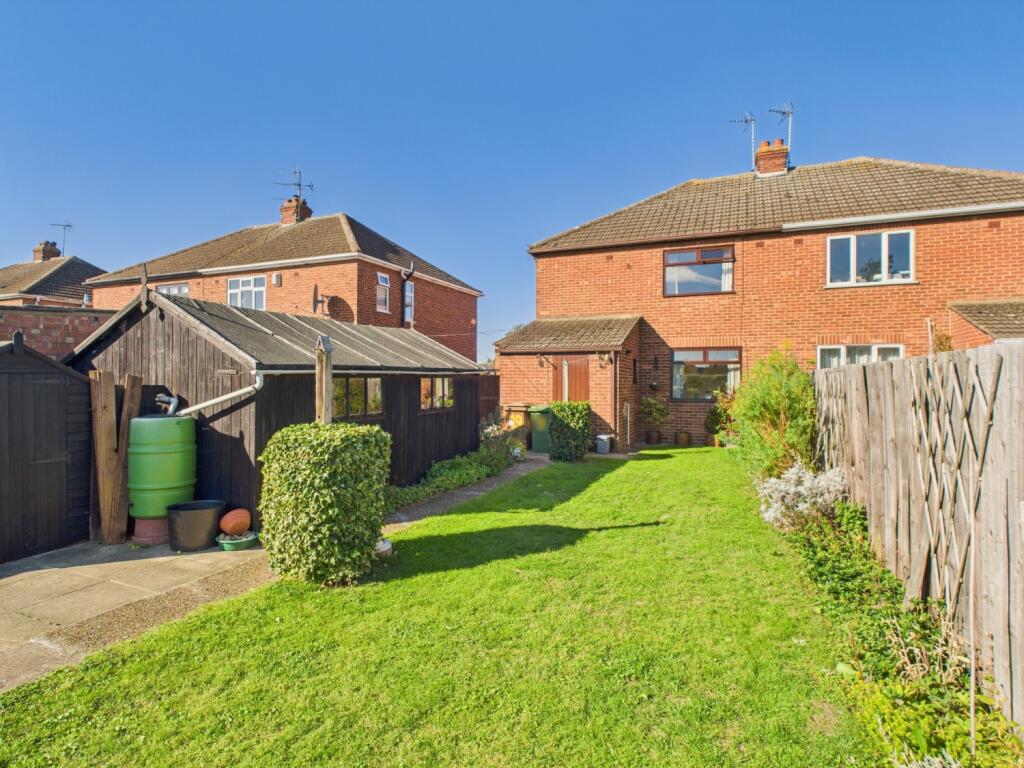 CAM01909G0-PR0404-STILL012