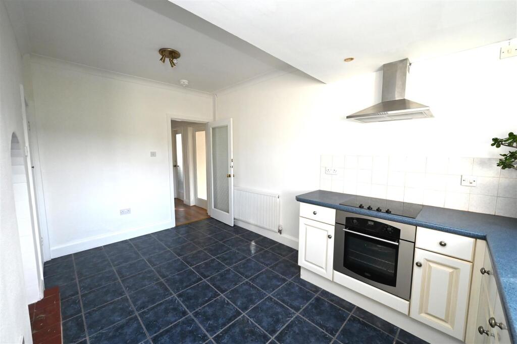 kitchen 5.JPG