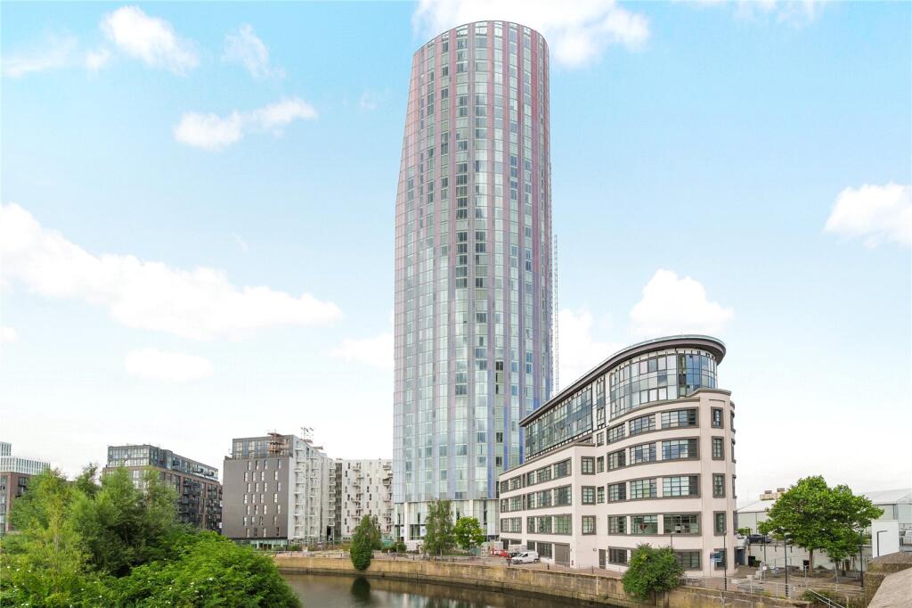 158 High Street, London, E15