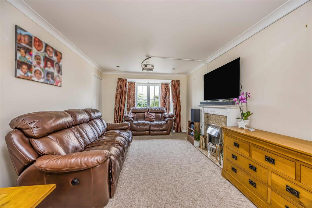 7 Pipit Close, Horndean-Small-PorticoMarketing-Nex