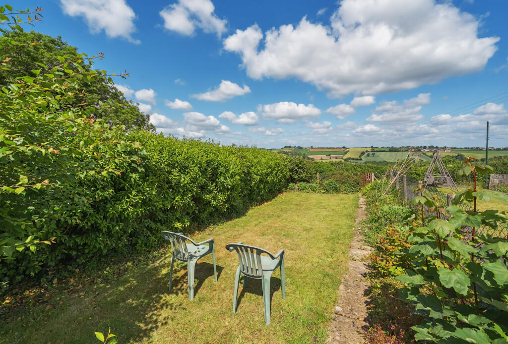 1302794-20-683da5...