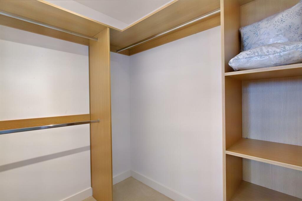 8552279-interior10-800.JPG