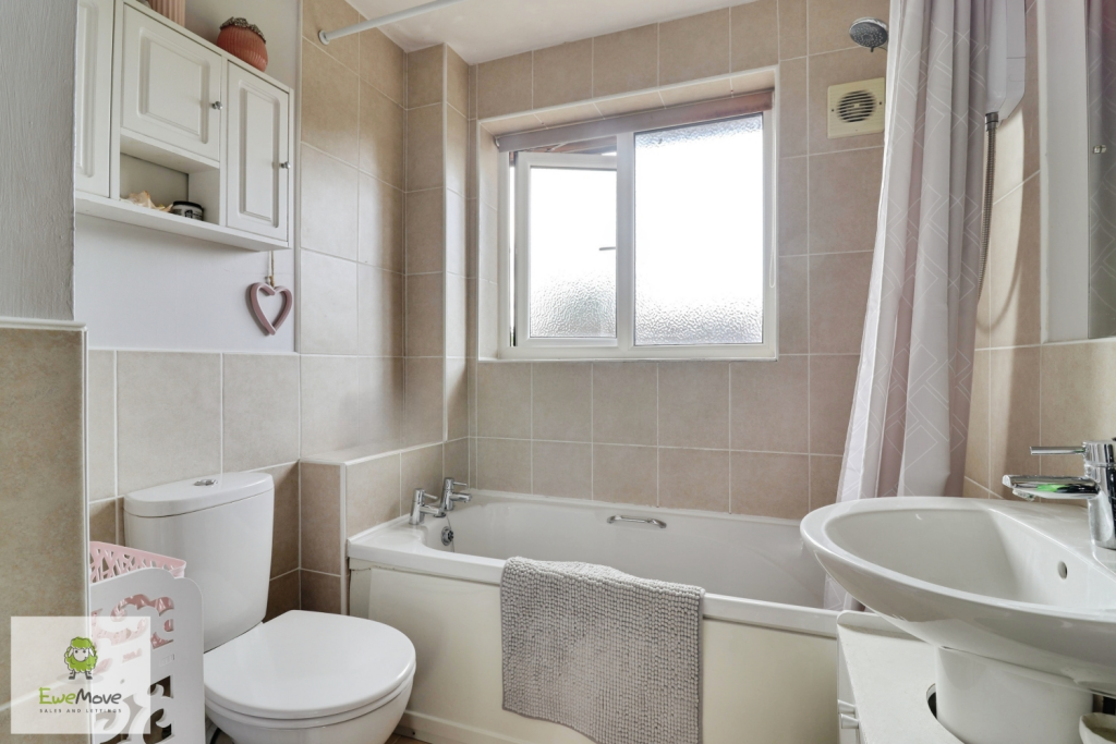 Bathroom EweMove Cannock