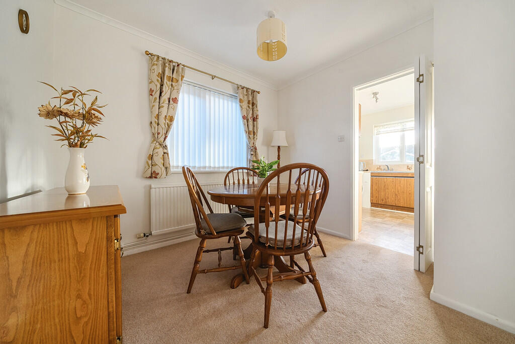 1387771-5-69394a1...