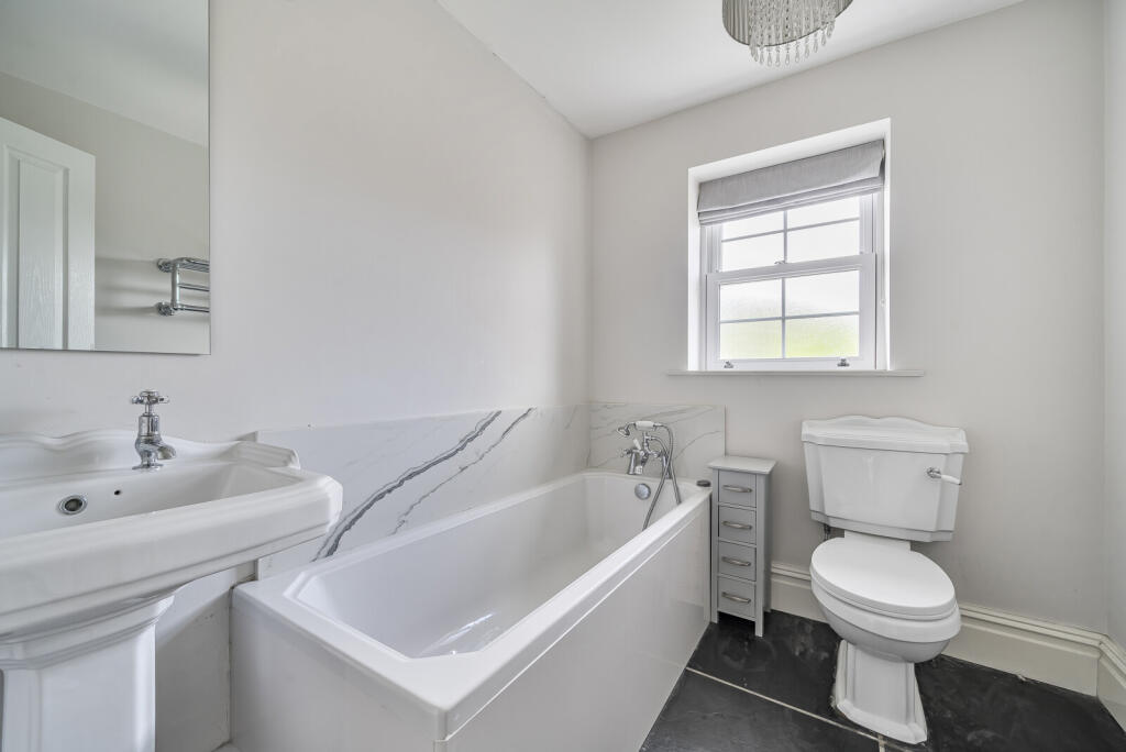 1346553-6-68b57d2...