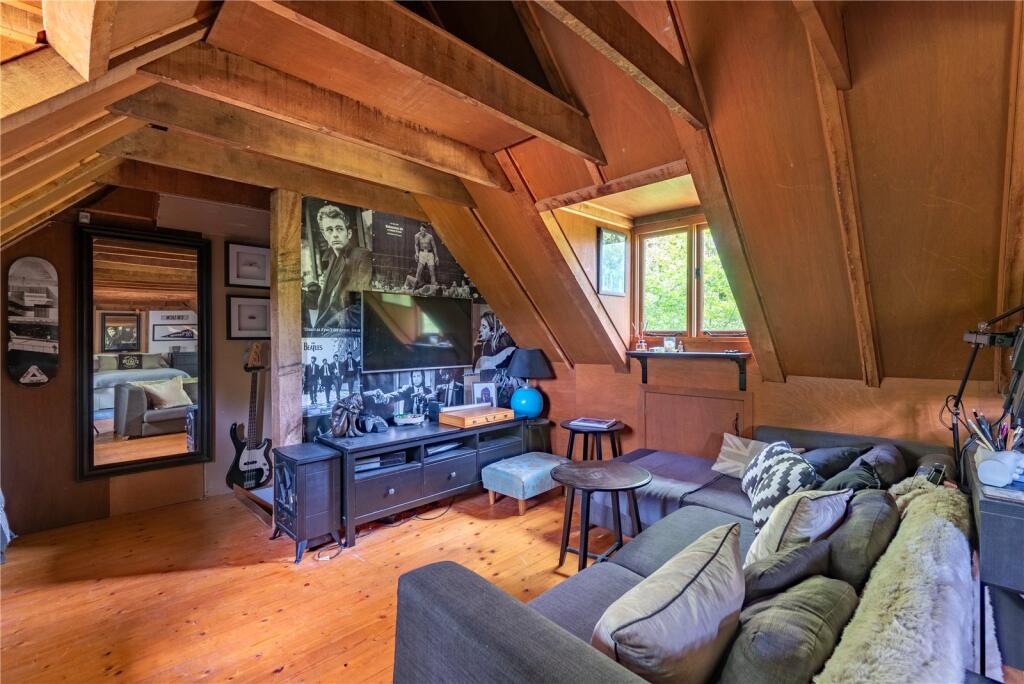 Annexe Upstairs