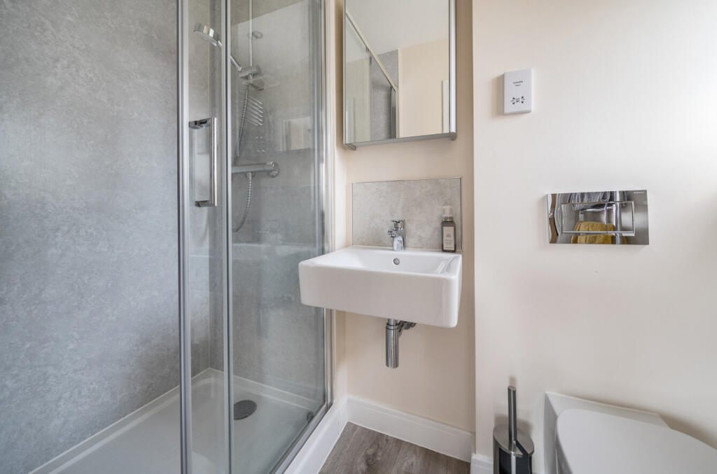 1335488-16-68932f...