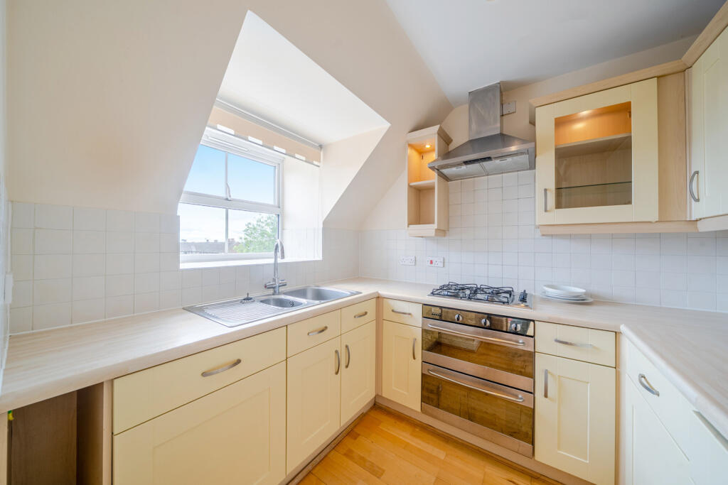 1329565-18-687f73...