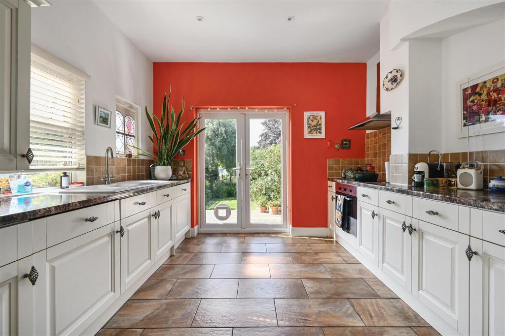 179 ASHBURNHAM ROAD (20).jpg