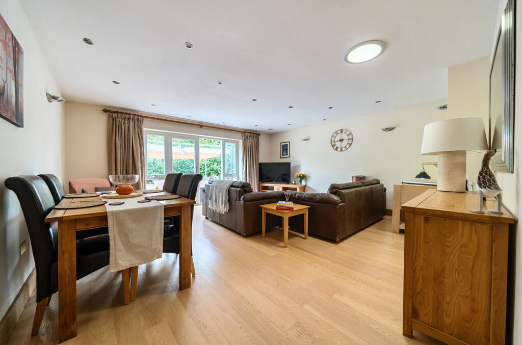 1331212-17-6895ec...