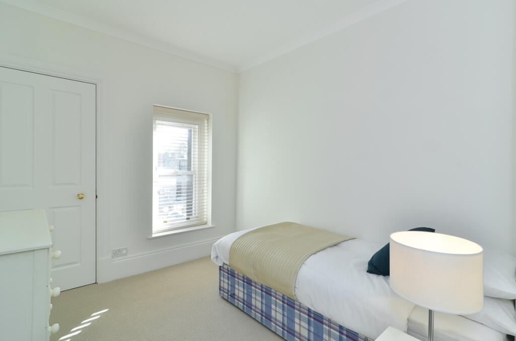 13a-15-Courtfield...