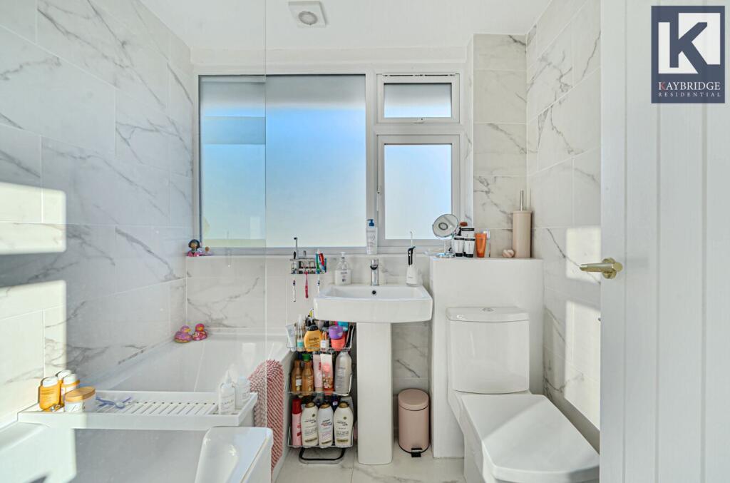 Poplar Crescent, Epsom - KT19 9ER