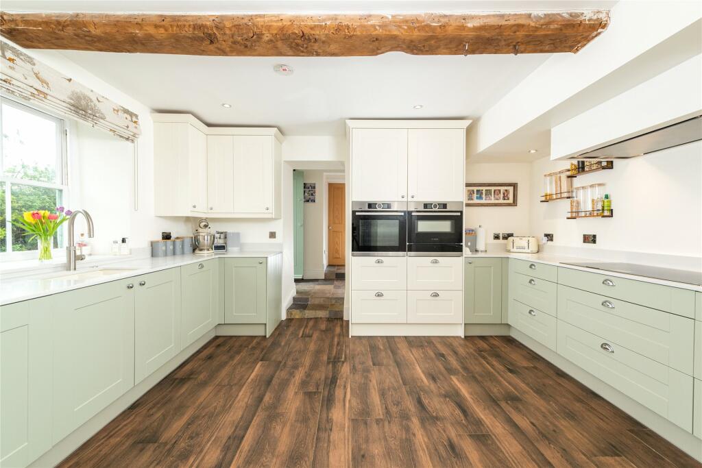 Kitchen/Breakfast Rm