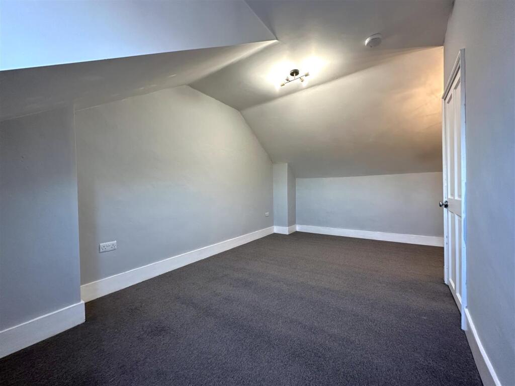 Generous Attic Bedroom 478