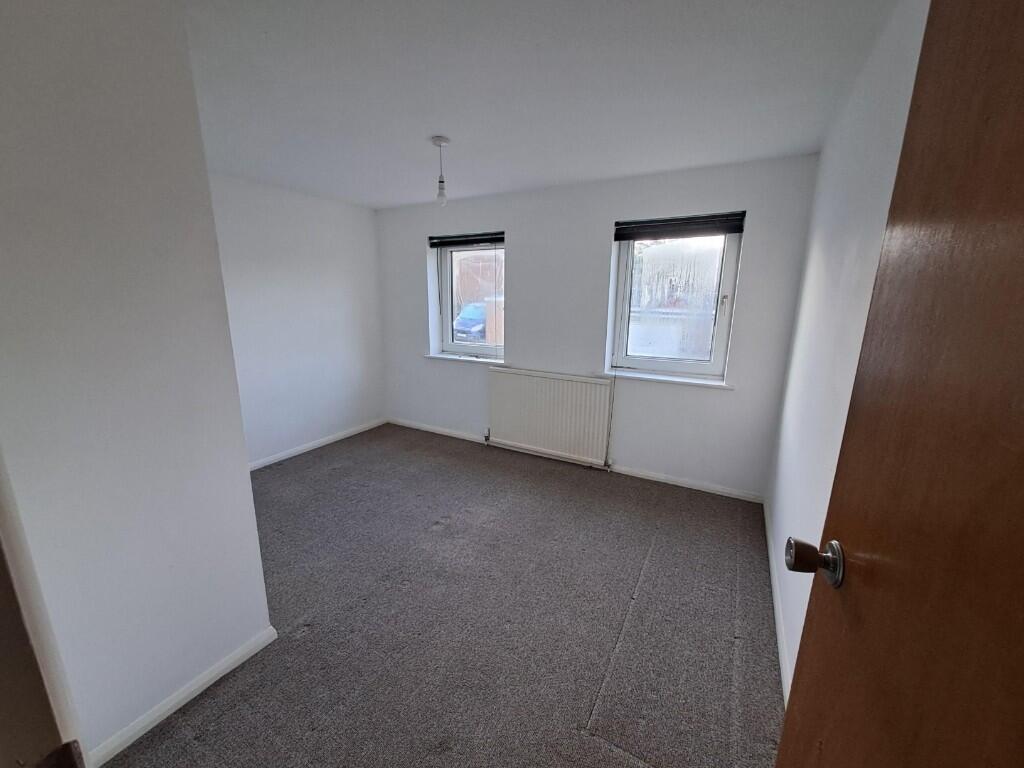 front larger bedroom