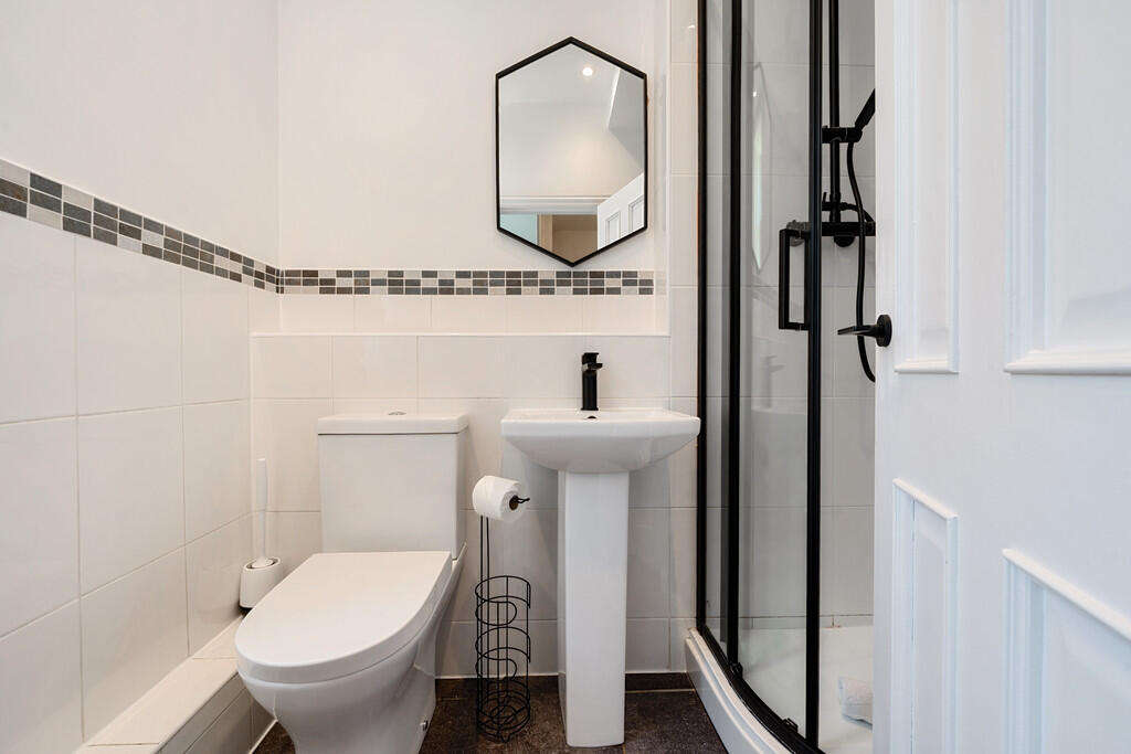 En-suite Shower R...