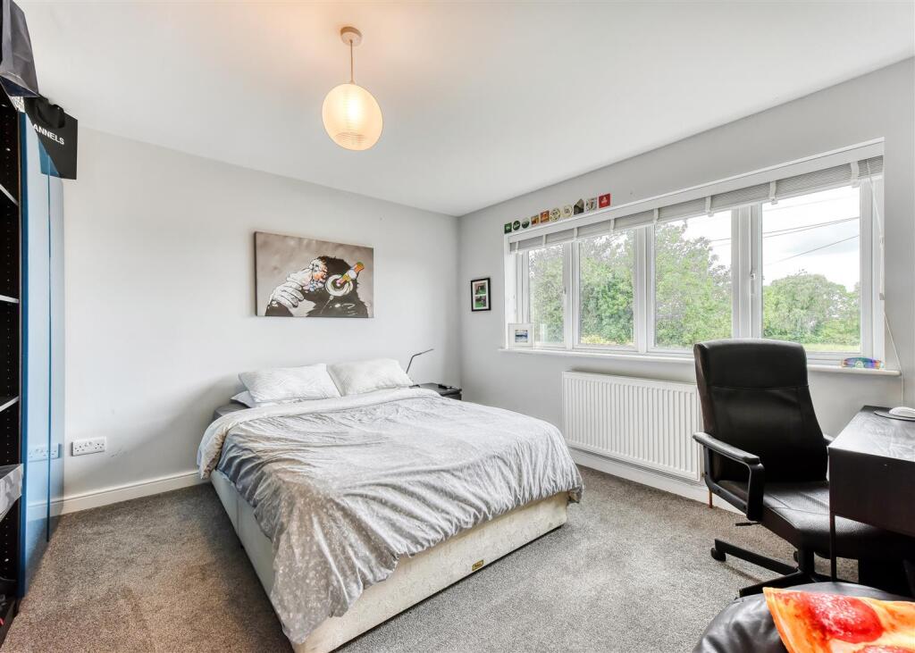16 Rudge Road-bed2.jpg