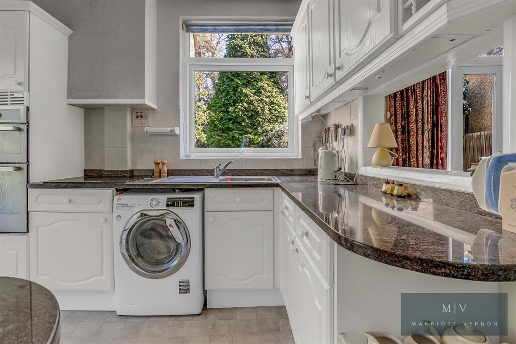 Pinewood Close 19 MV-5.jpg